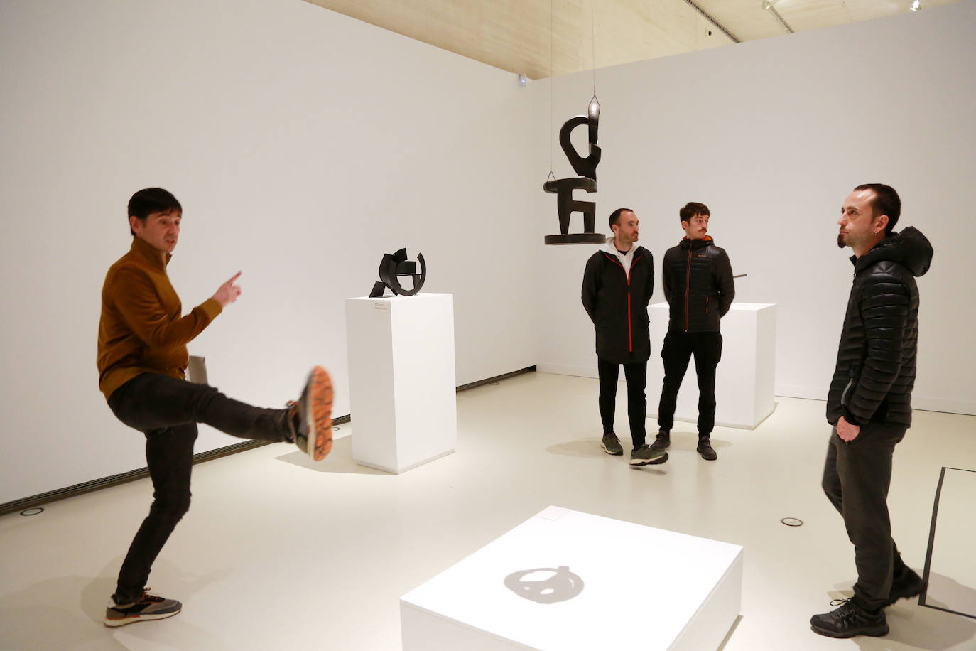Fotos: Kukai dialoga con Chillida y Oteiza en la exposición de San Telmo