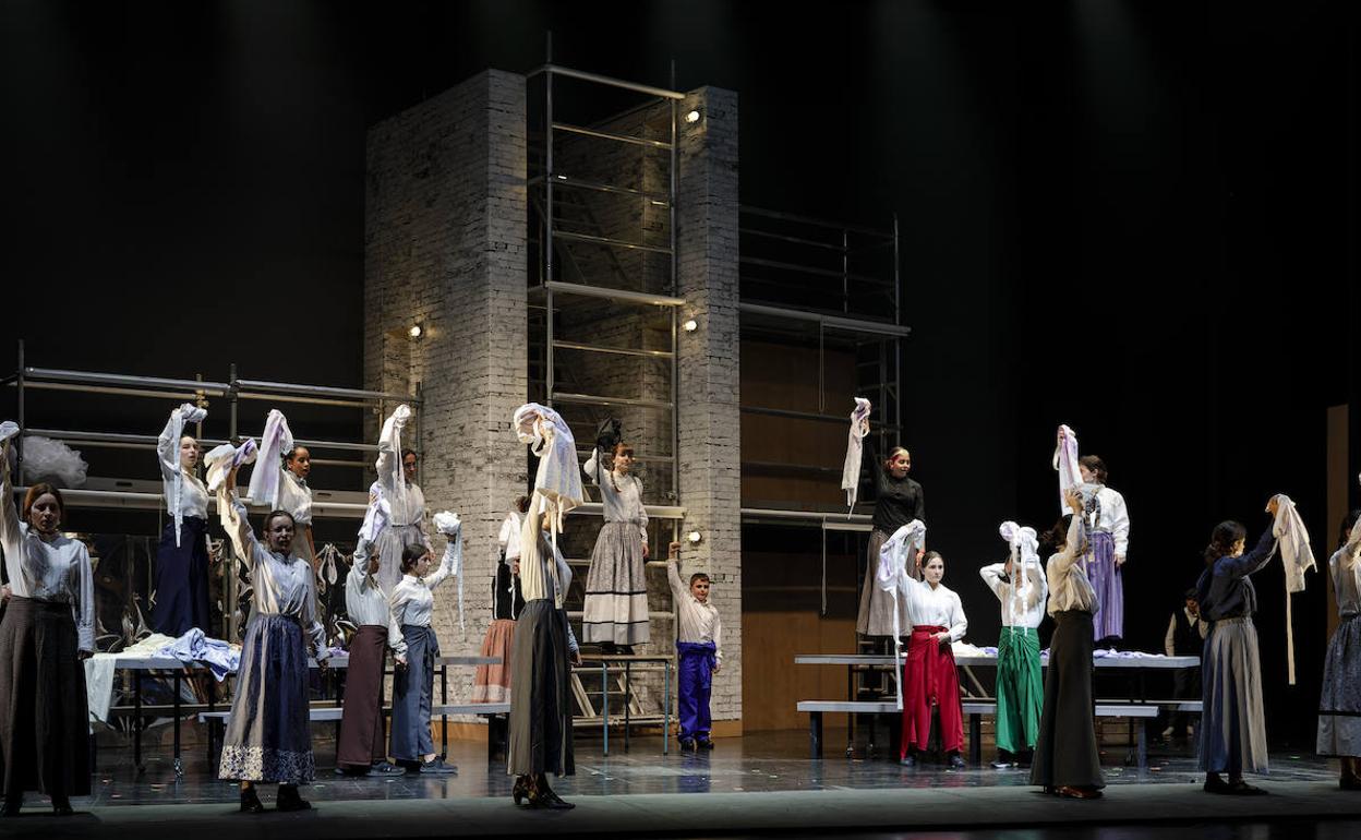 Ikasleak arduratzen dira egiteko den-denez.