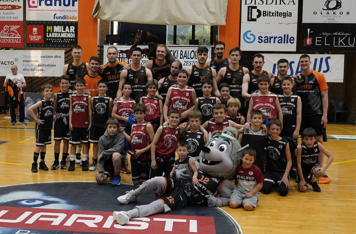 Fotos: Histórico triunfo del Juaristi Iraurgi ante el Acunsa GBC