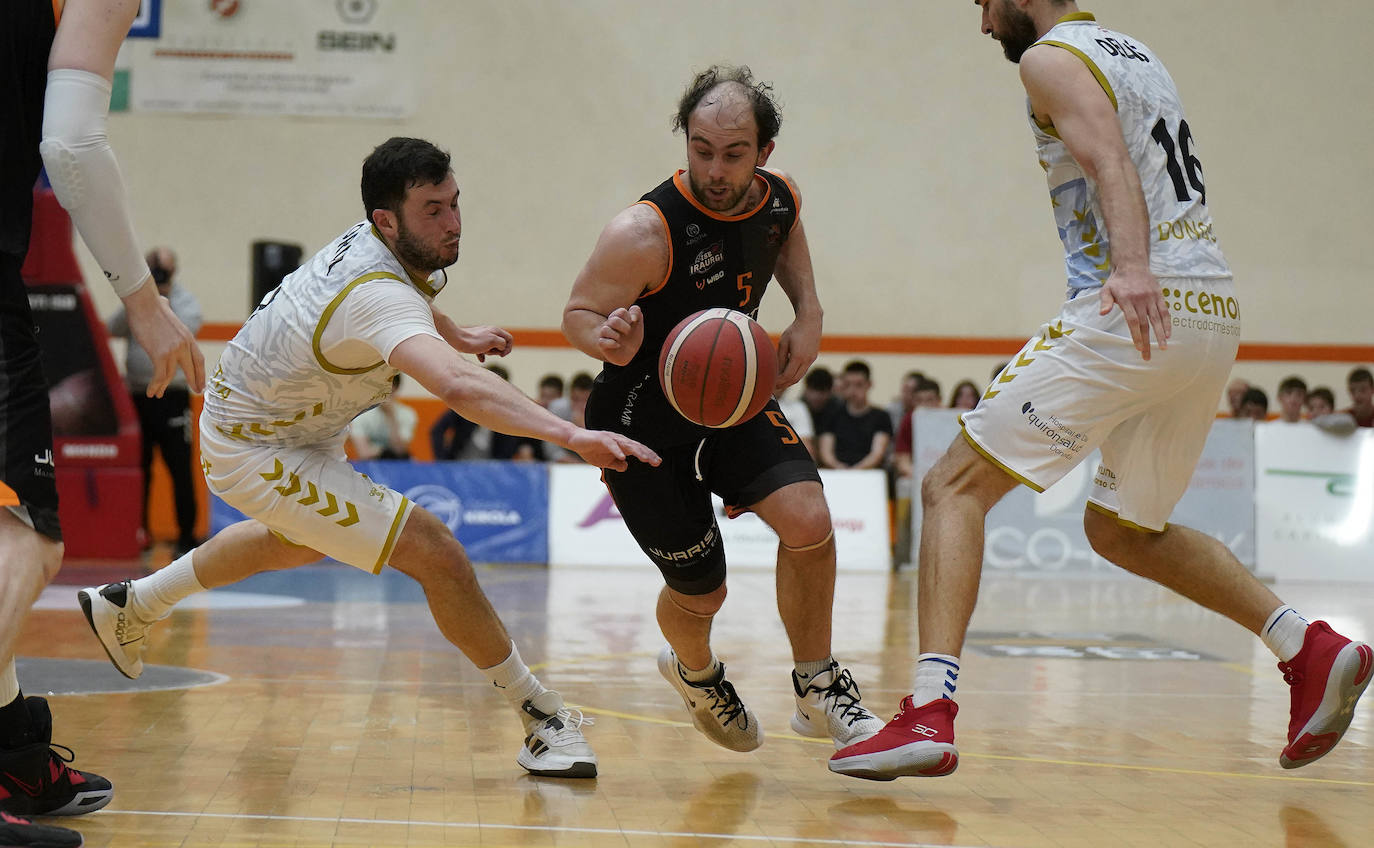 Fotos: Histórico triunfo del Juaristi Iraurgi ante el Acunsa GBC