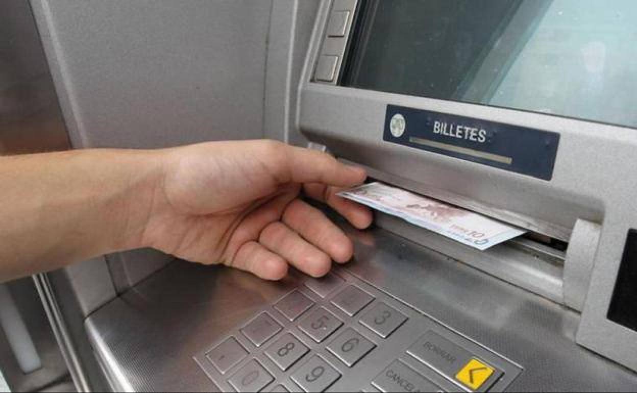 A una de las víctimas le robaron 8.000 euros, según denunció su familia