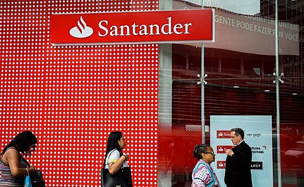 El Santander, cuarto banco cuyas comisiones a terceros por ingresos en efectivo son declaradas ilegales 