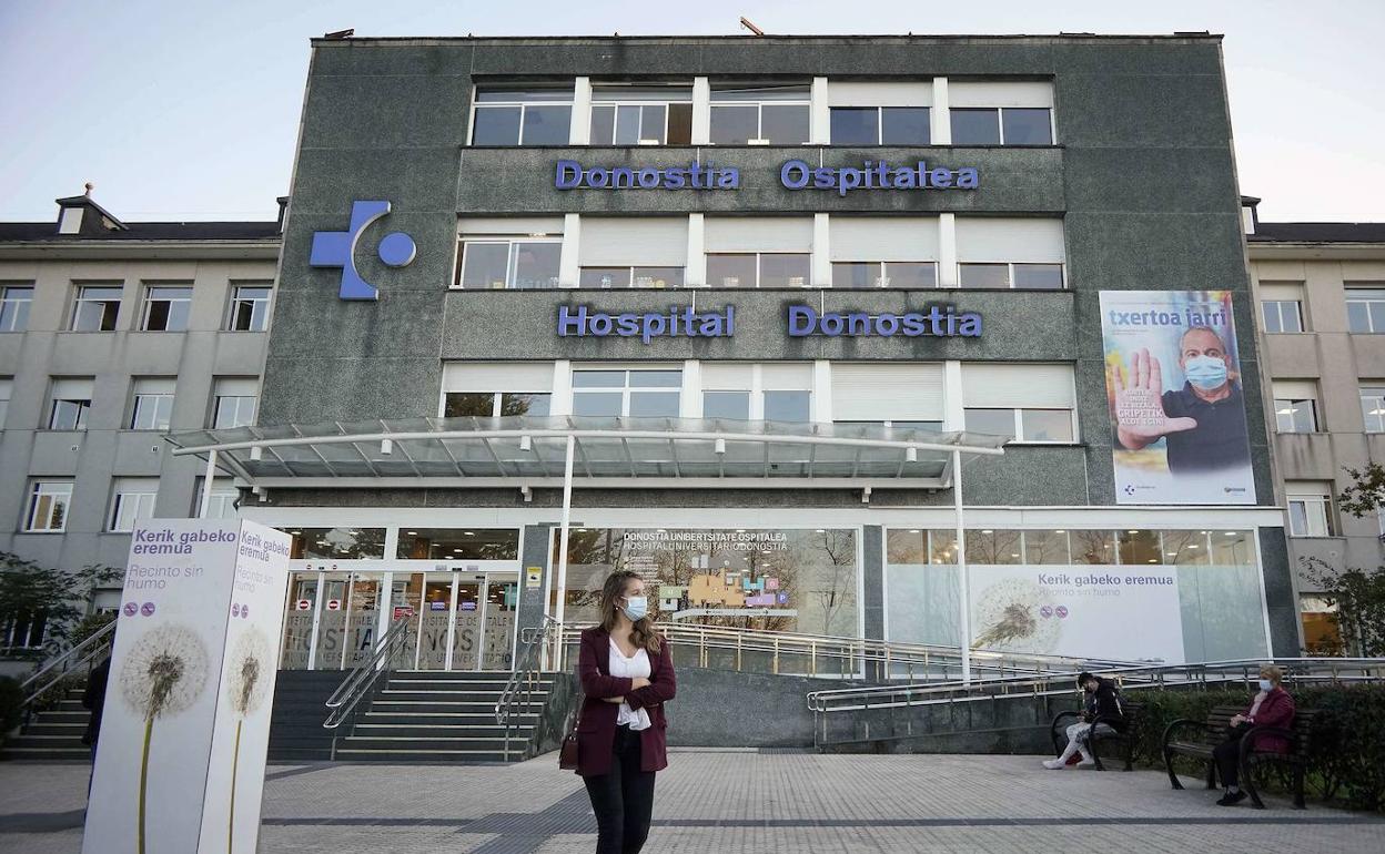 Entrada principal del Hospital Donostia. 