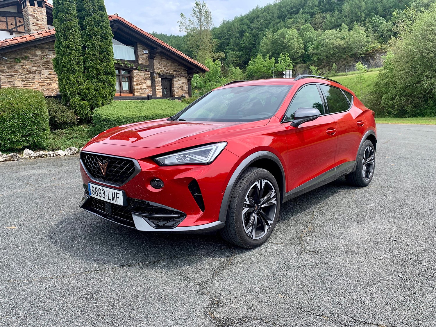 En Lekumberri, antes de comenzar a subir hacia los tramos de rallies míticos del Vasco Navarro.