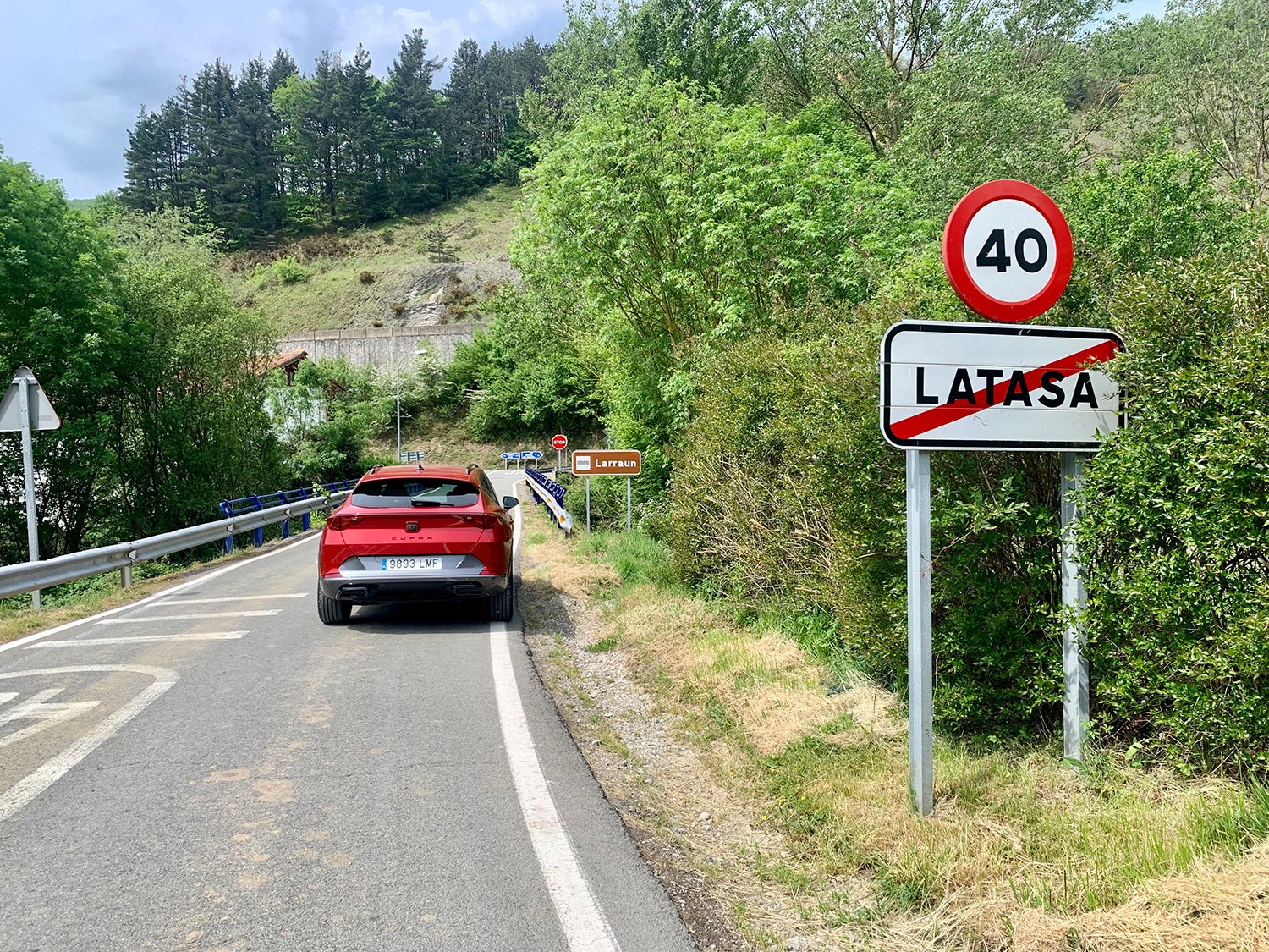 Saliendo de Latasa hacia Lekumberri