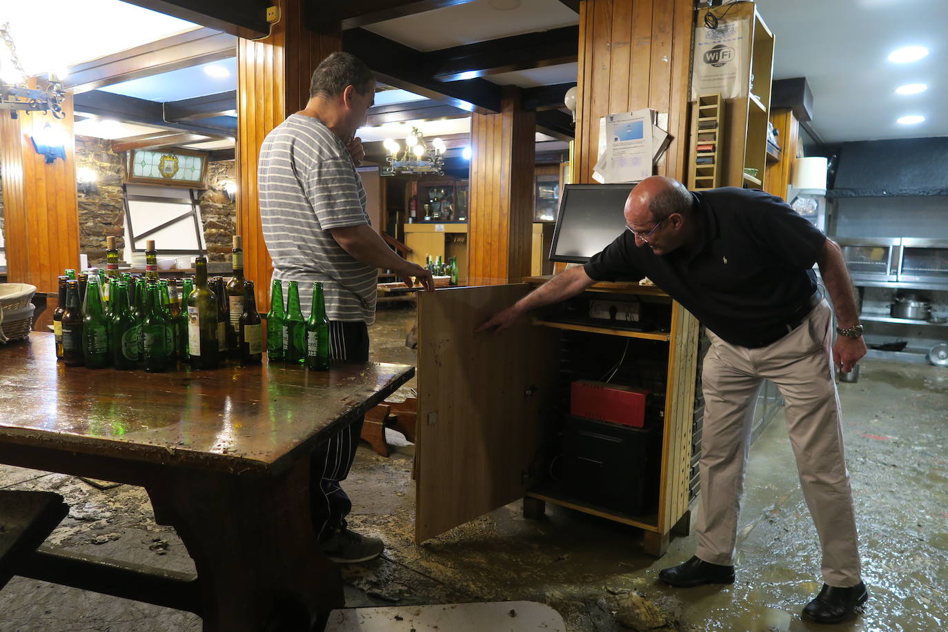 Inundación en la sociedad Ur Zaleak de Egia, en Donostia. 