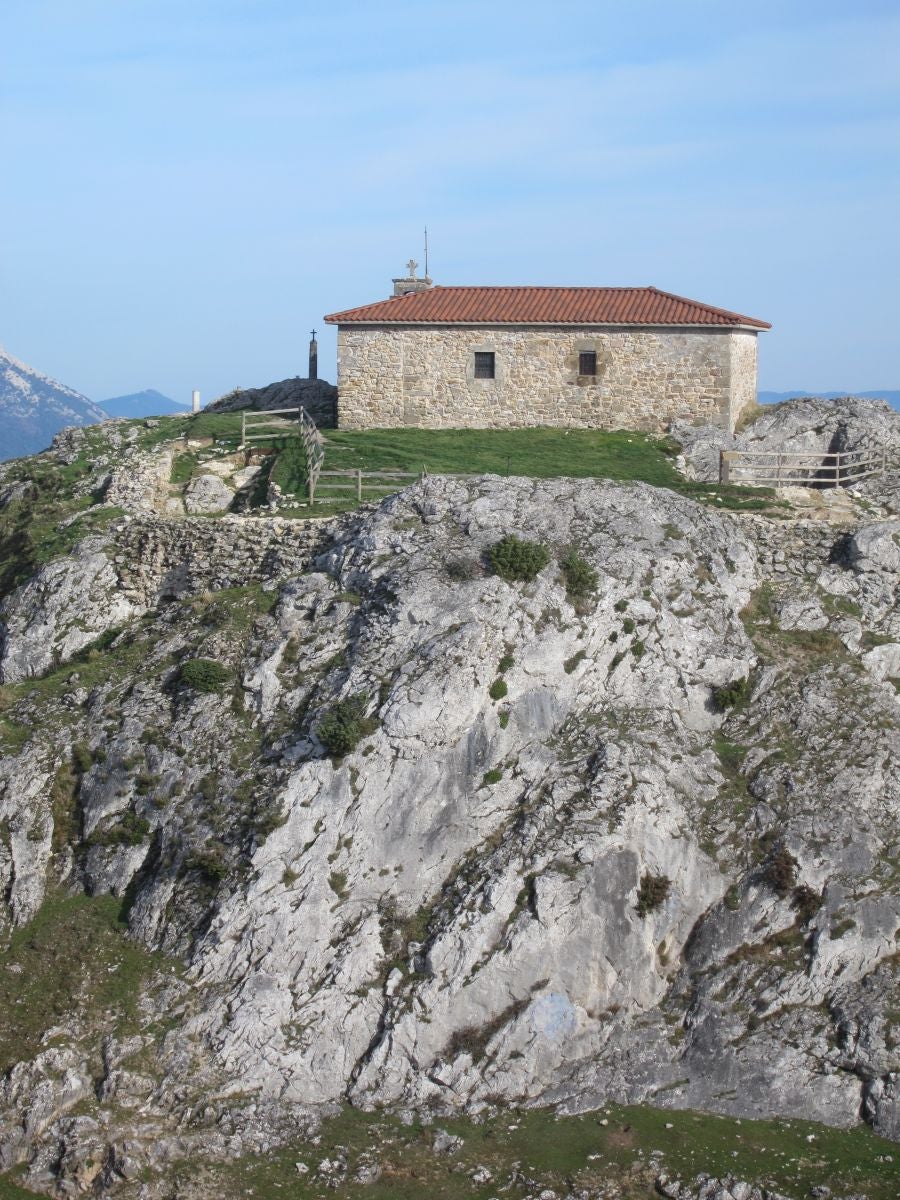 Fotos: Aitzorrotz, una cima con mucha historia