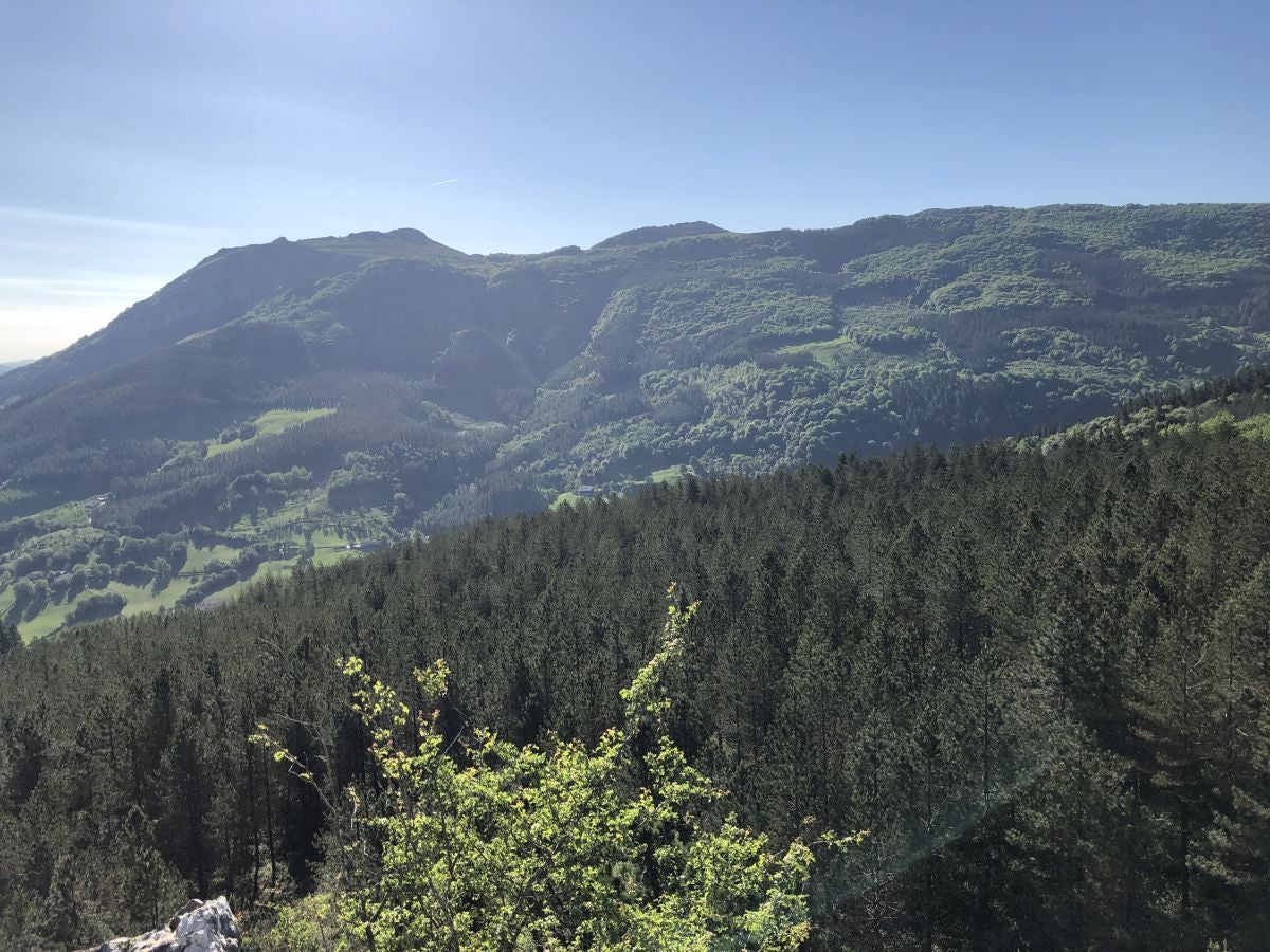 Fotos: Aitzorrotz, una cima con mucha historia