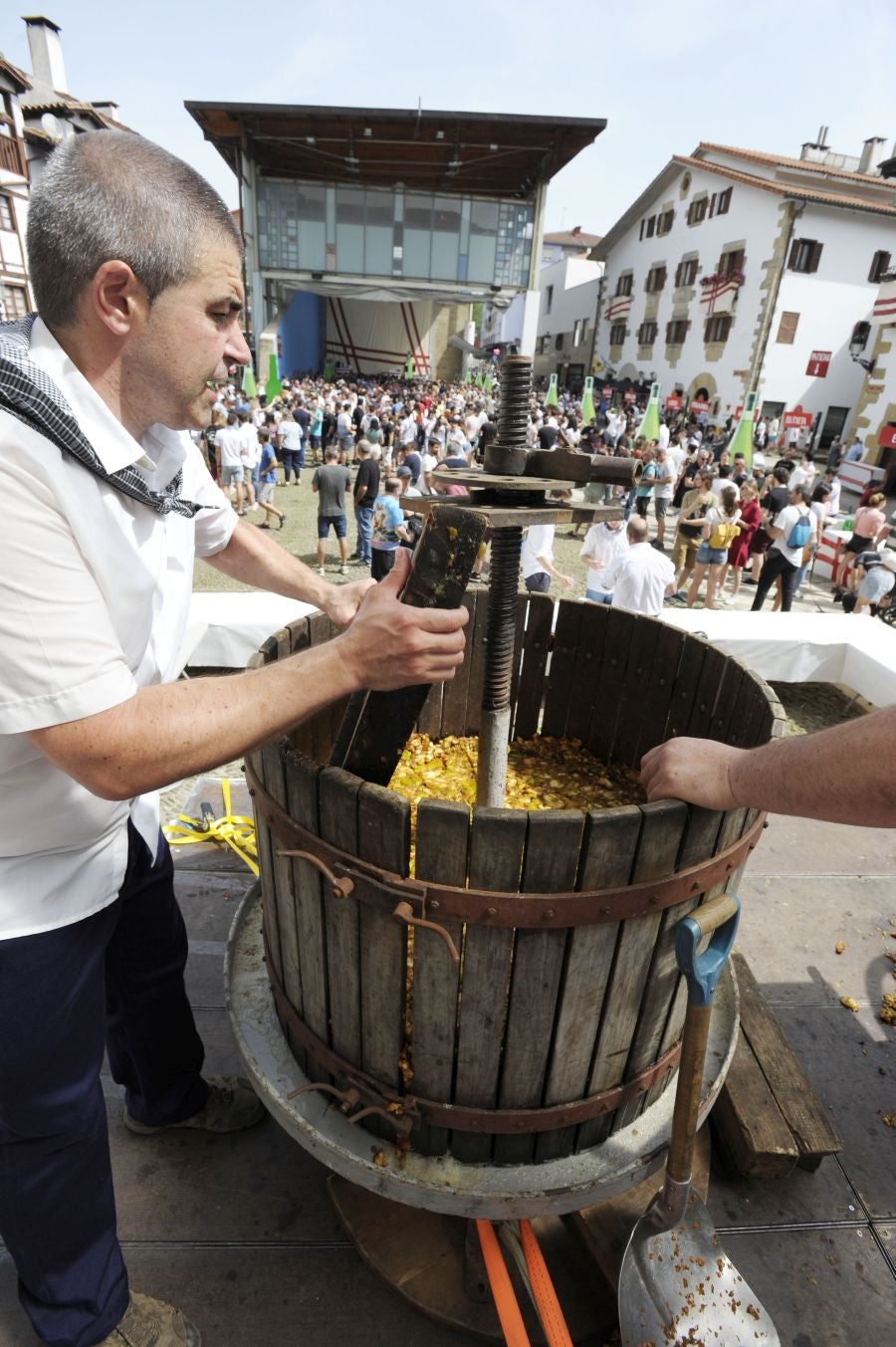 Fotos: Sagardo egun jendetsua Usurbilen