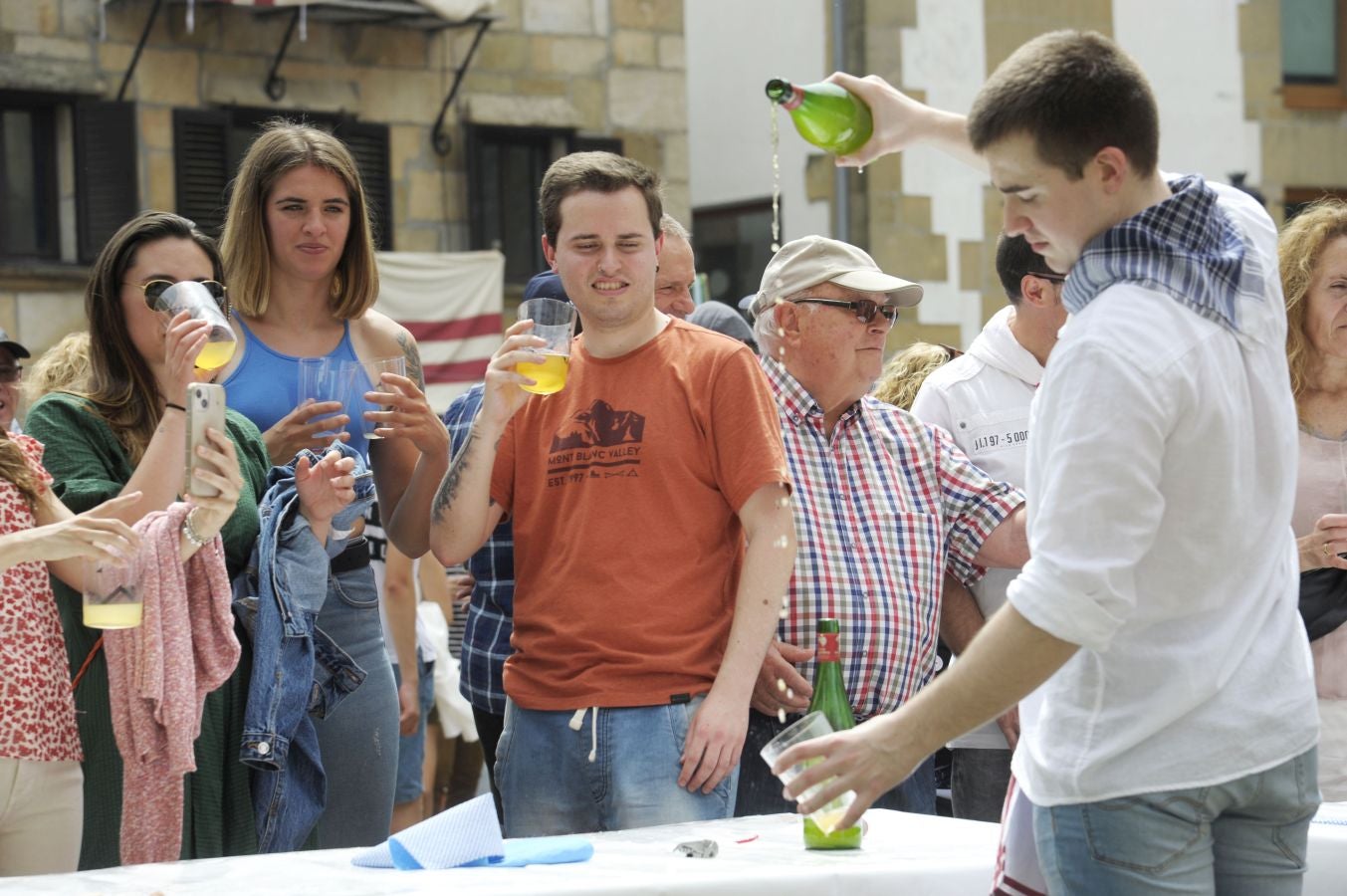 Fotos: Sagardo egun jendetsua Usurbilen