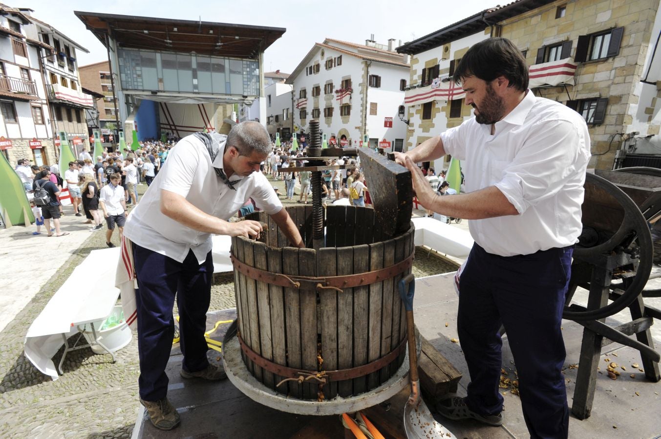 Fotos: Sagardo egun jendetsua Usurbilen