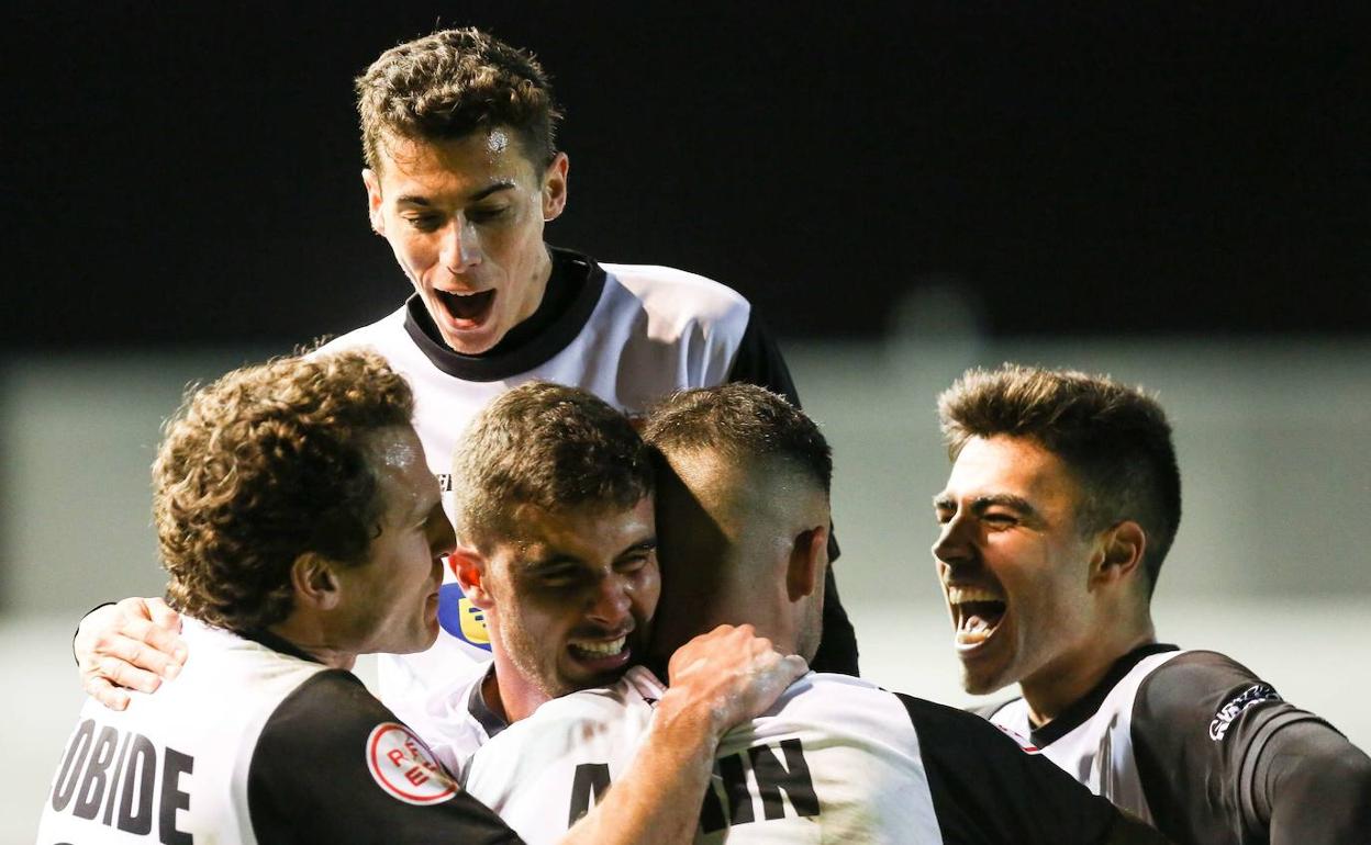 El Real Unión mantiene vivas sus opciones de disputar el playoff de ascenso a la Liga Smartbank. 