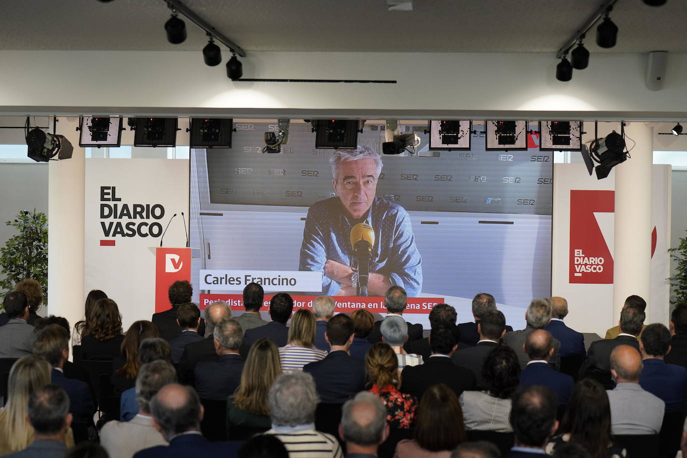 Periodistas de otros medios como Carles Francino han enviado su mensaje de felicitación a DV