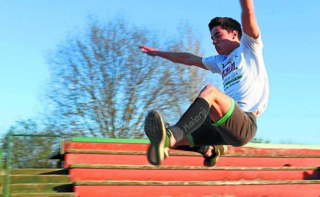 Atletismo: Ruiz de Azua salta 4,43 metros en la primera jornada del Campeonato de Gipuzkoa