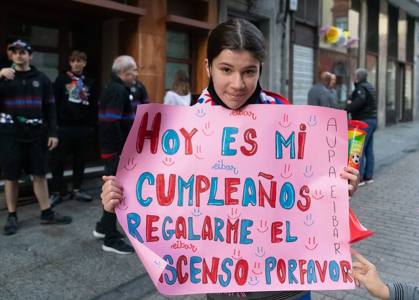 Fotos: La afición se vuelca con el Eibar