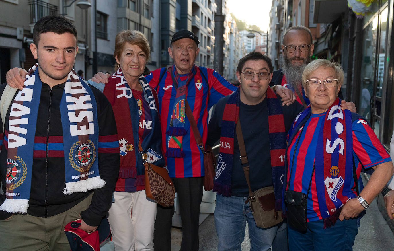 Fotos: La afición se vuelca con el Eibar