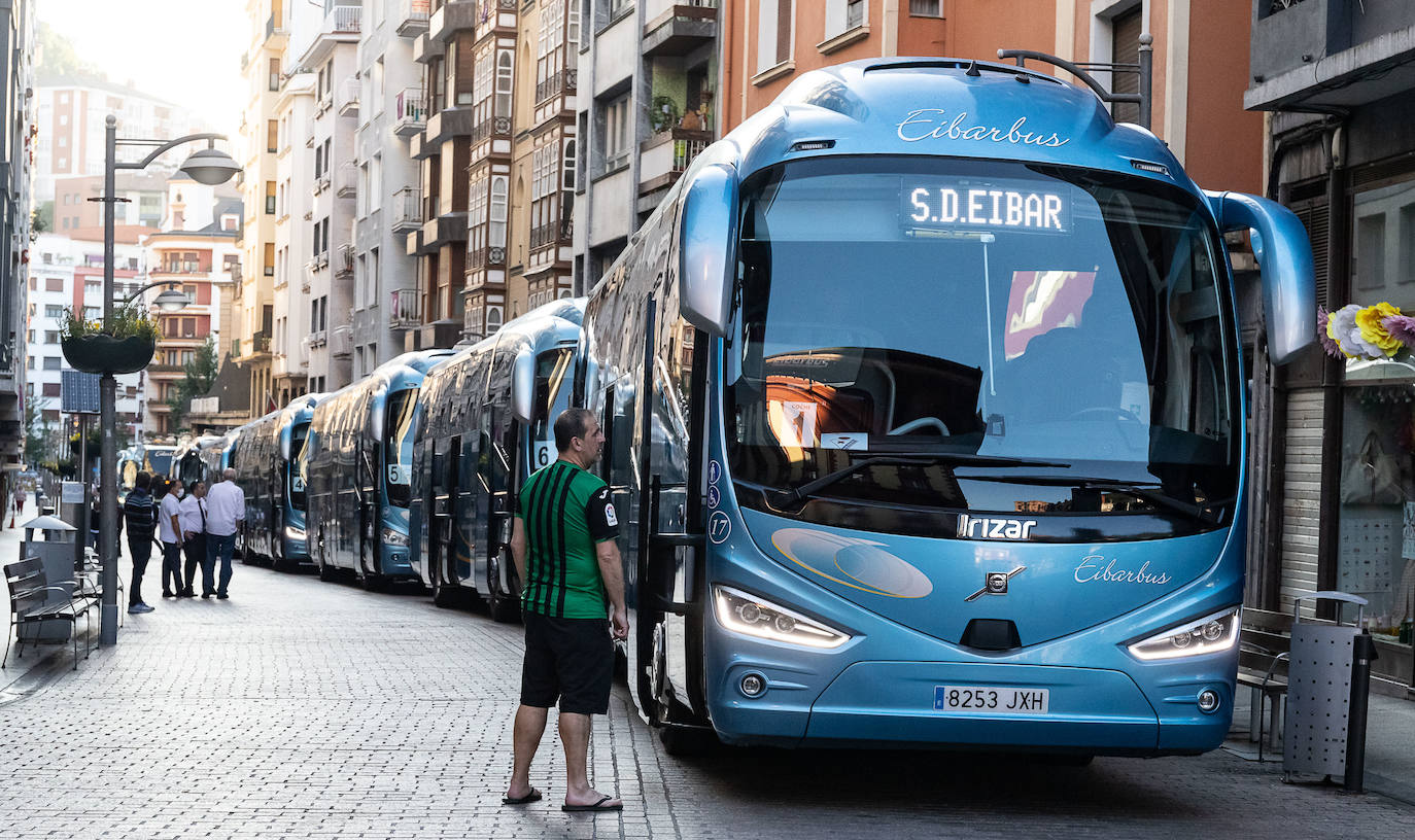 Fotos: La afición se vuelca con el Eibar