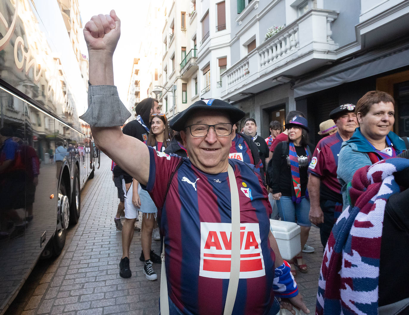 Fotos: La afición se vuelca con el Eibar