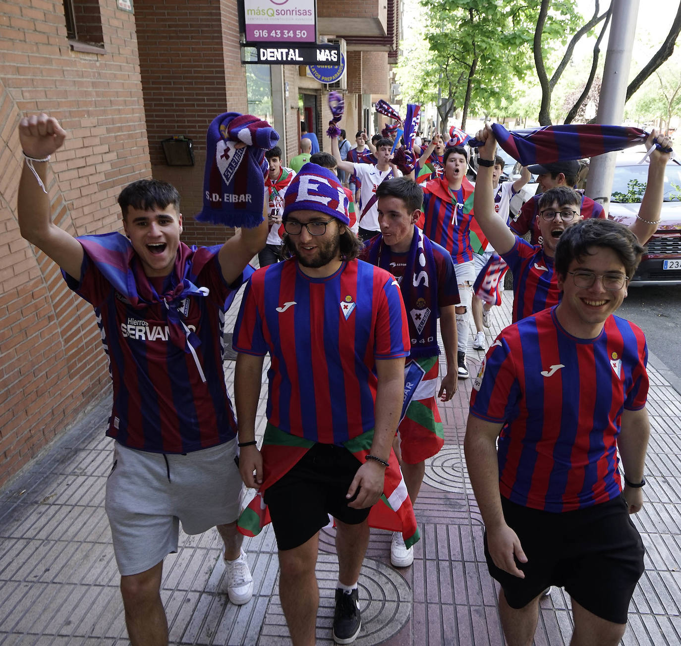 Fotos: La afición se vuelca con el Eibar