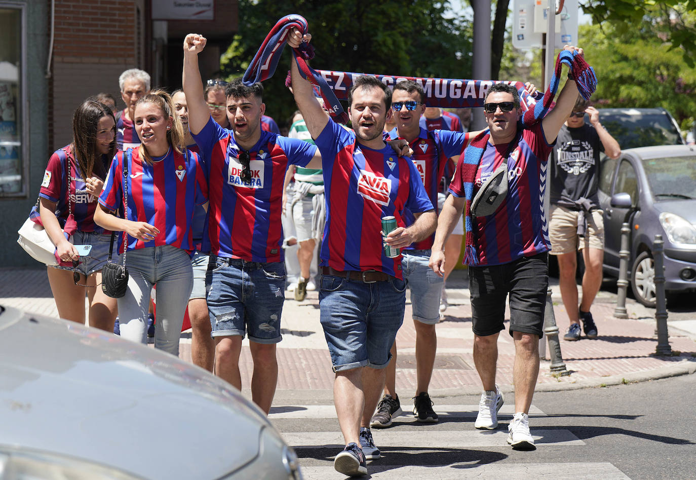 Fotos: La afición se vuelca con el Eibar