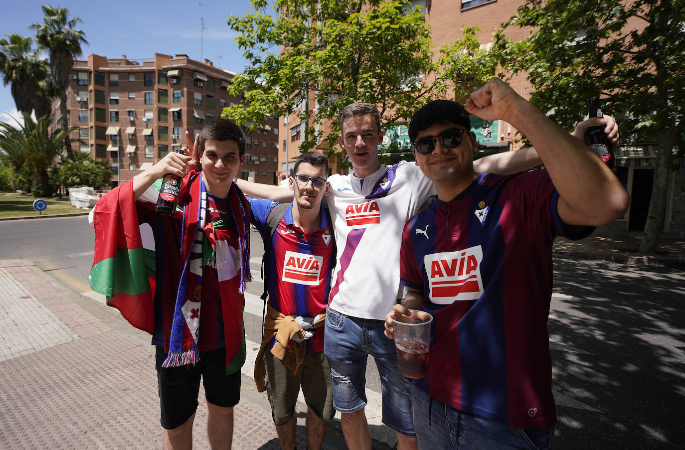 Fotos: La afición se vuelca con el Eibar