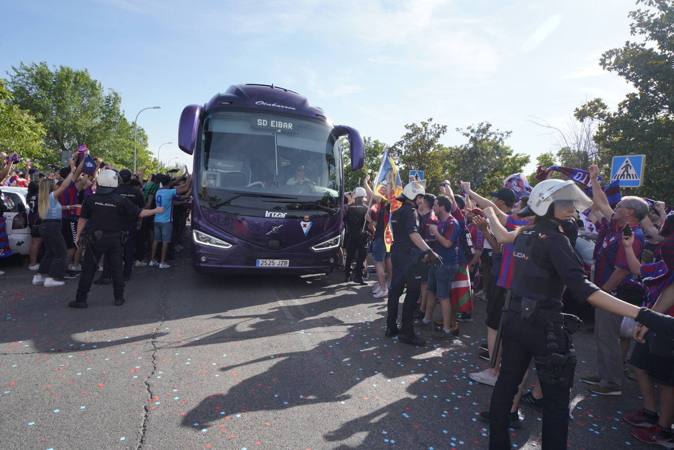 Fotos: La afición se vuelca con el Eibar