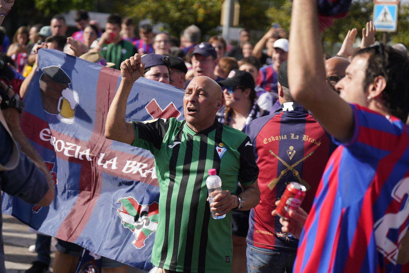 Fotos: La afición se vuelca con el Eibar