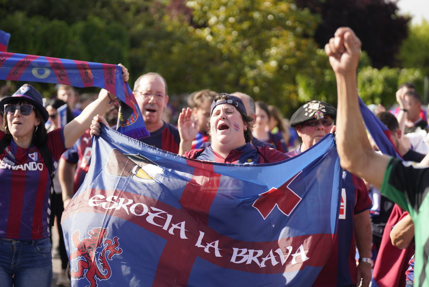 Fotos: La afición se vuelca con el Eibar