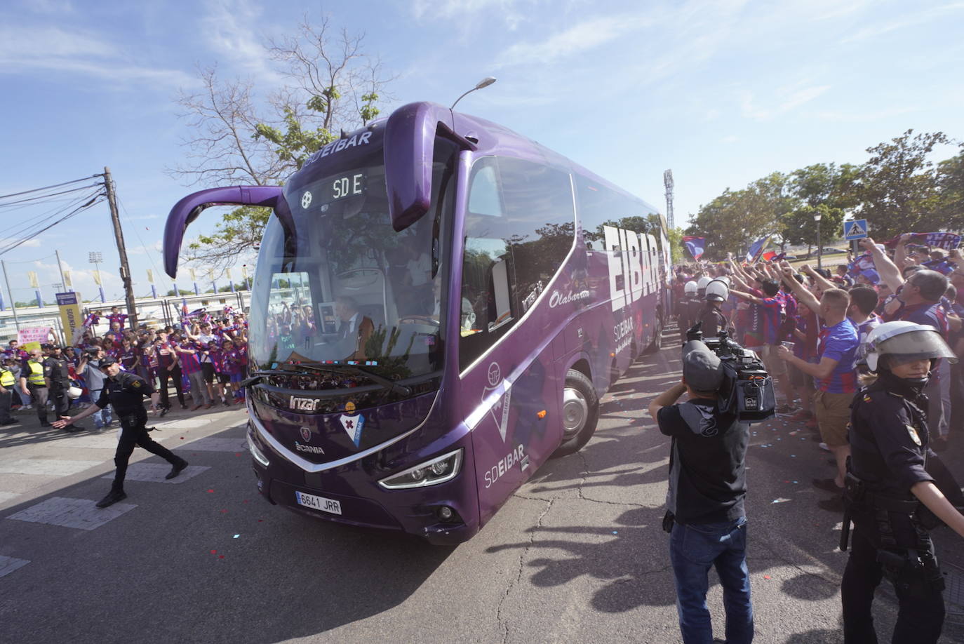 Fotos: La afición se vuelca con el Eibar
