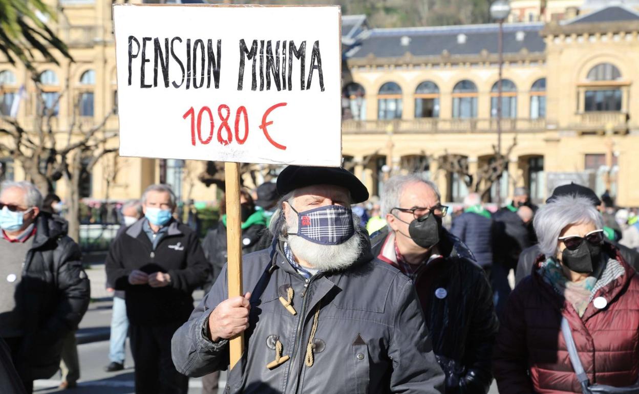 Podrán reclamar el complemento los varones que tengan una pensión contributiva, de viudedad y de invalidez permanente. 