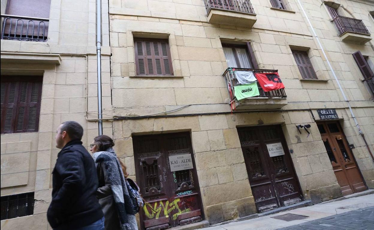 Edificio de la calle Campanario que será demolido en los próximos meses. 