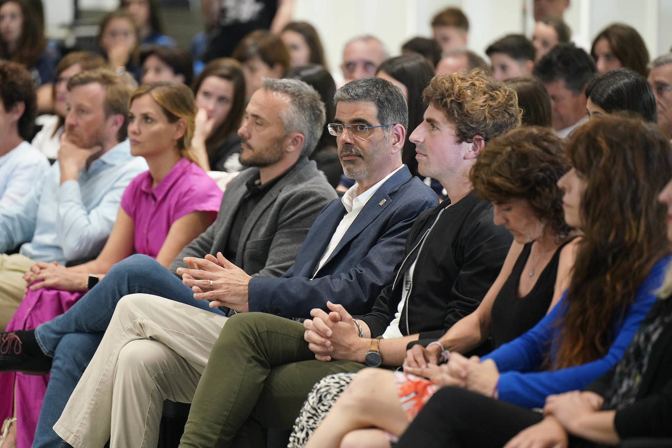 Fotos: Reconocimiento y una foto en el Reale Arena como recuerdo