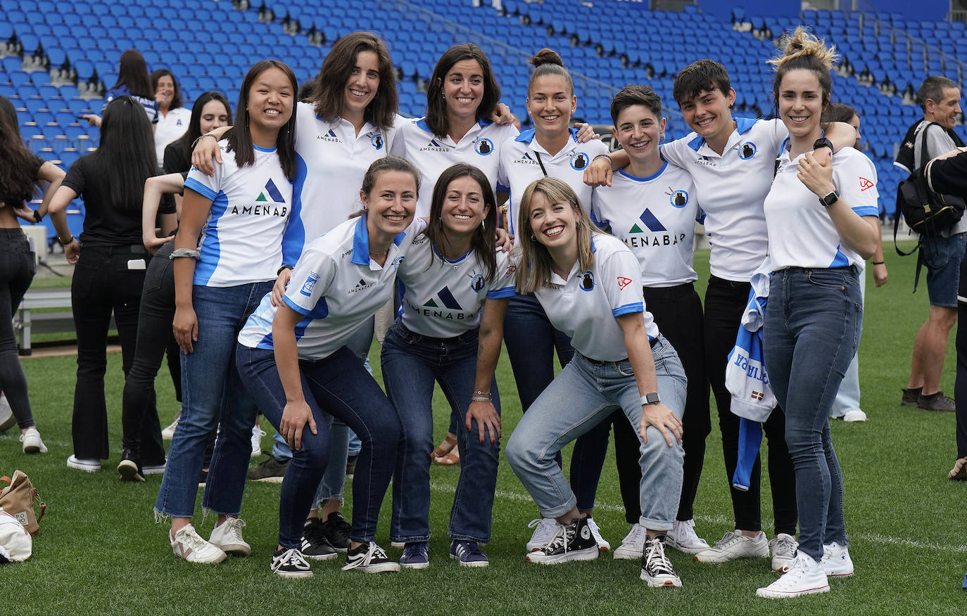 Fotos: Reconocimiento y una foto en el Reale Arena como recuerdo