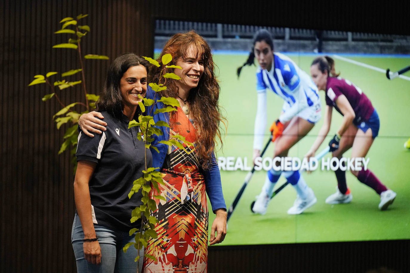 Fotos: Reconocimiento y una foto en el Reale Arena como recuerdo