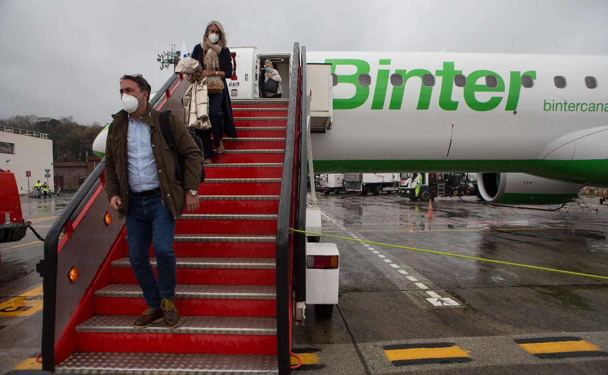El primer vuelo de la compañía Binter que une Hondarribia con Canarias tuvo lugar el pasado mes de diciembre. 