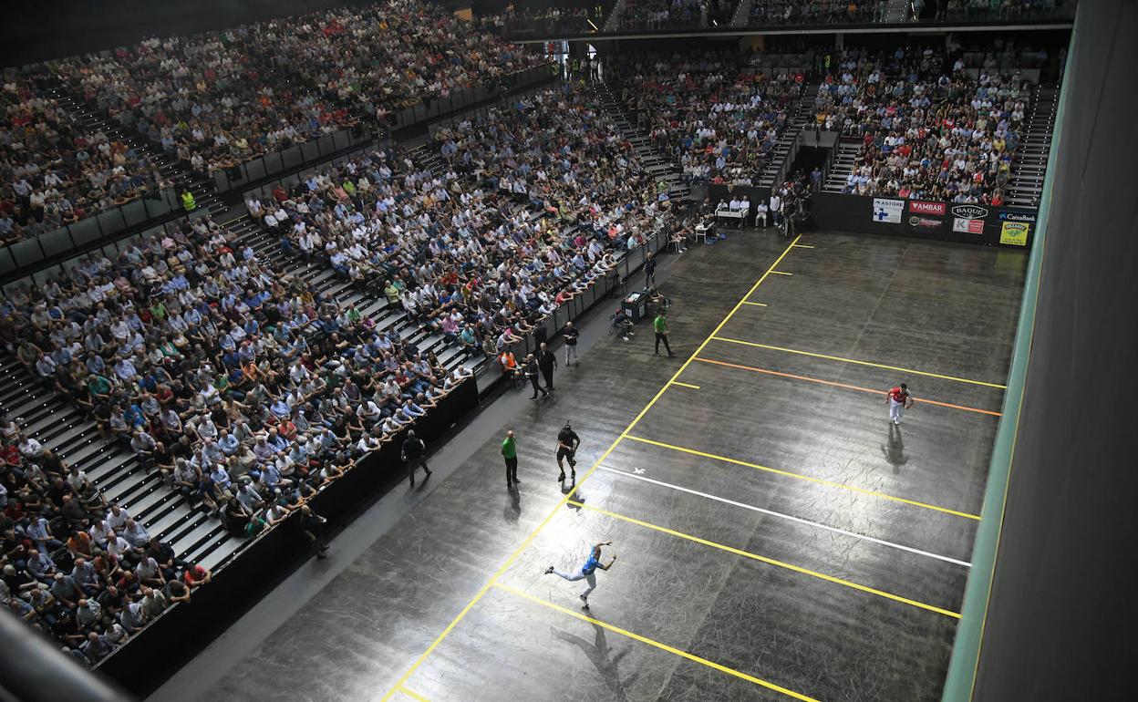 Final del Manomanista entre Laso y Ezkurdia en el Navarra Arena. 