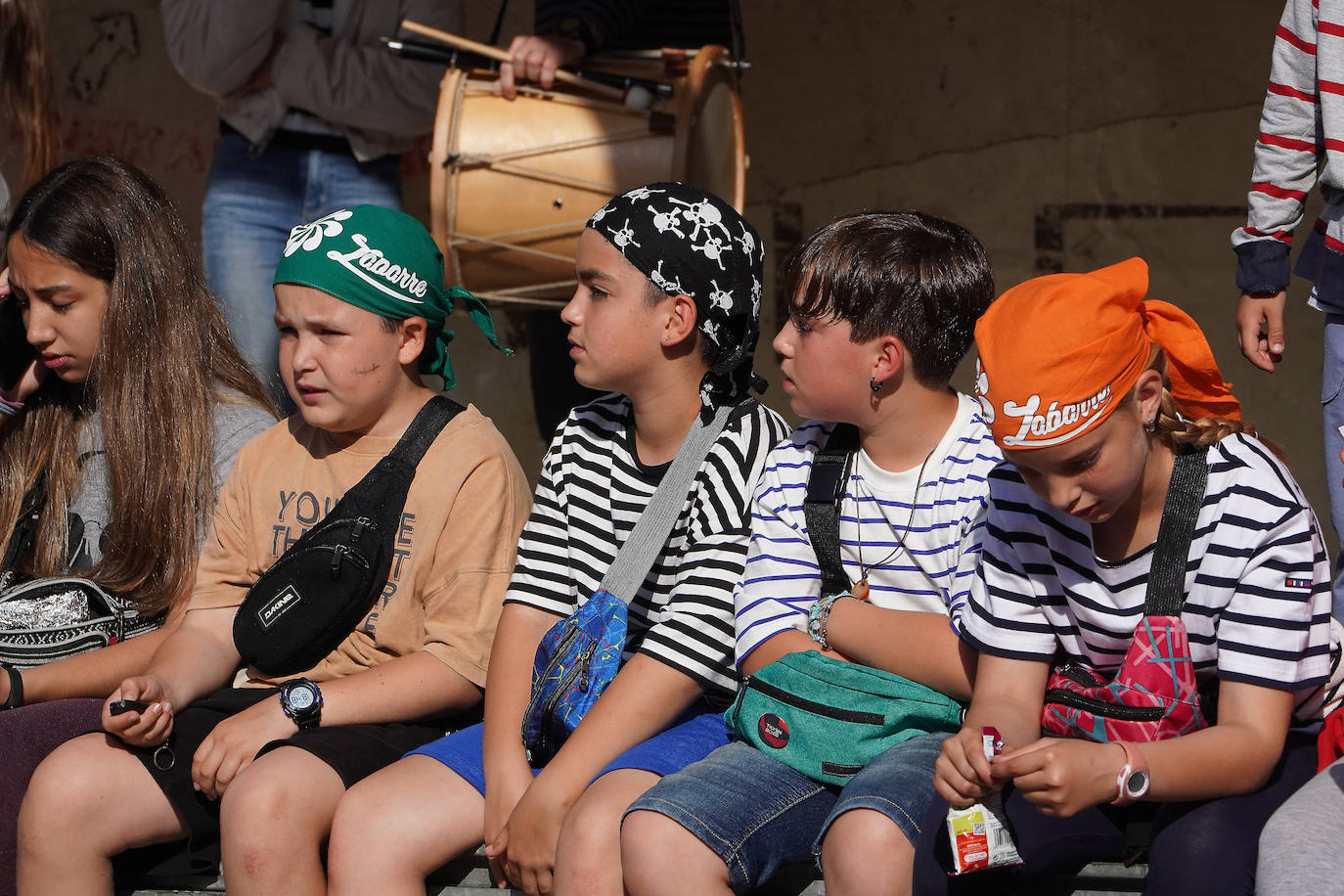 Fotos: El Pirata Zabarre y María Labaien vencen a la granizada y desembarcan