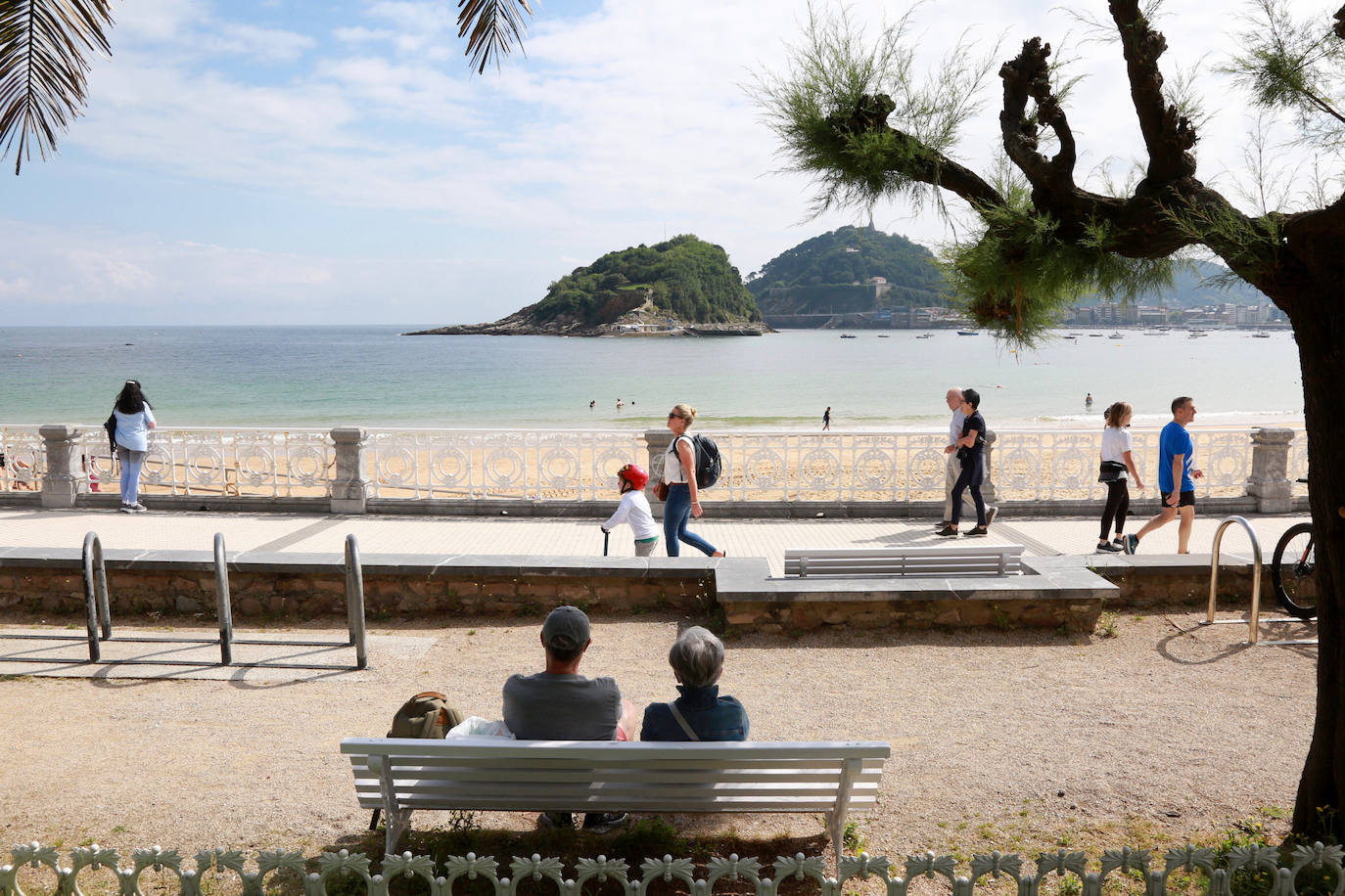 Fotos: Domingo de paseo y turismo en San Sebastián