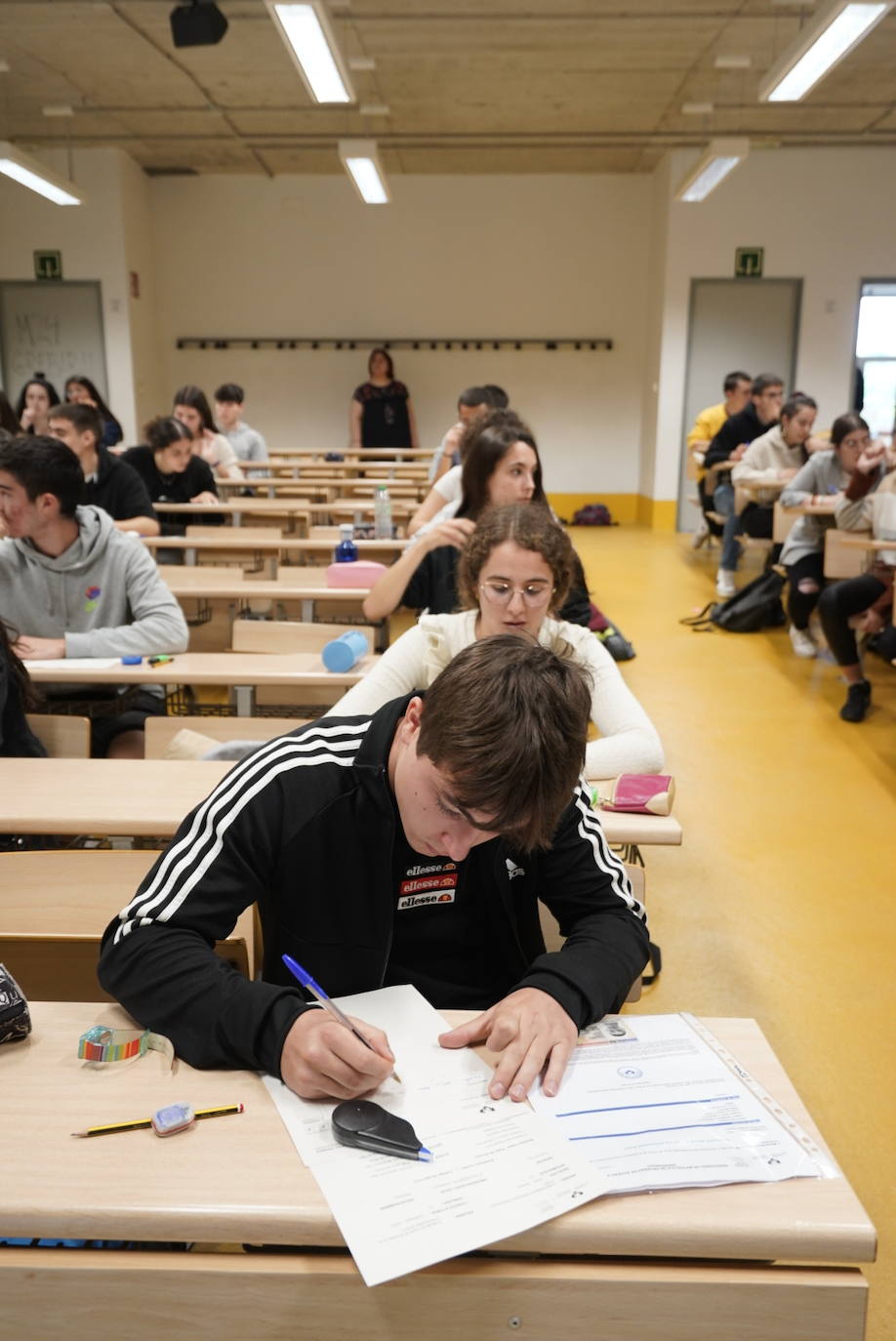 Fotos: 12.767 estudiantes vascos afrontan desde hoy la prueba de Selectividad