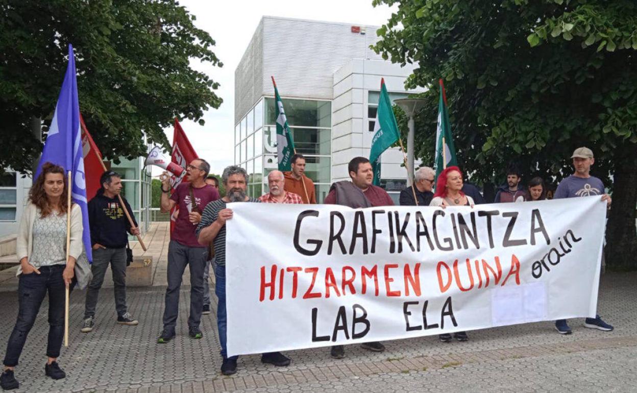 Conflictos laborales: Concentración de Artes Gráficas y manifestación de Eulen en Donostia
