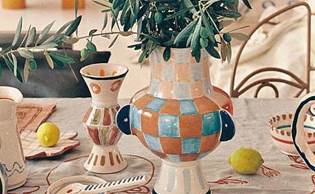 Jarrones de cerámica marroquí diseñados por la belga Laurence Leenaert. 