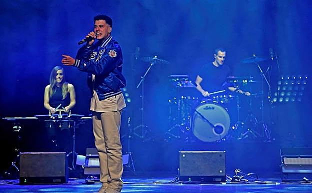 El carismático Pello Repáraz sobre el escenario.