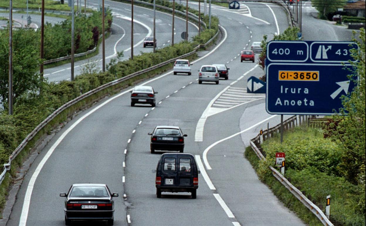 Un conductor fue detenido en la noche del sábado por conducir en dirección contraria por esta carreterra. 
