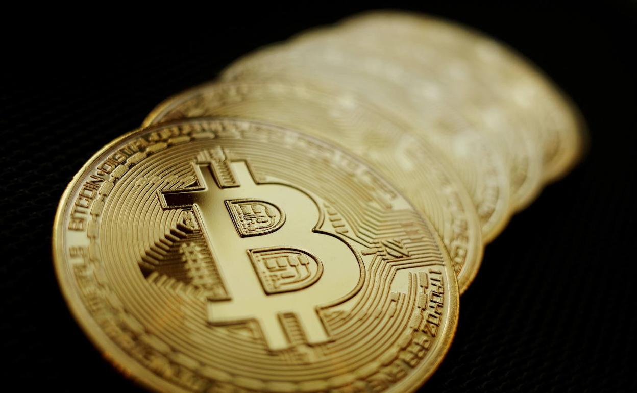 El Bitcoin vive horas bajas.