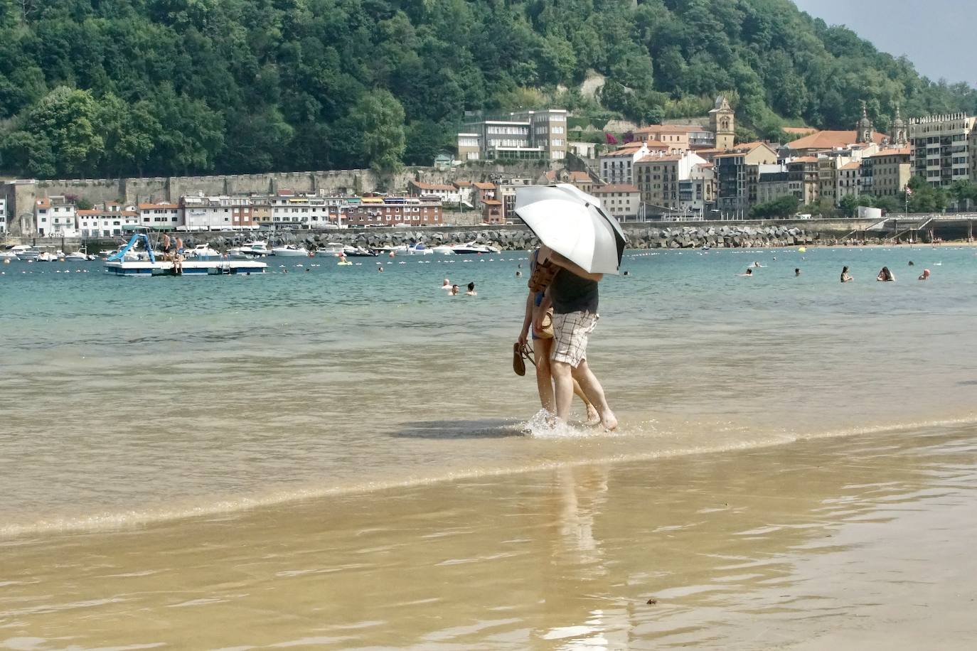 Fotos: Arranca la temporada de playas en Donostia