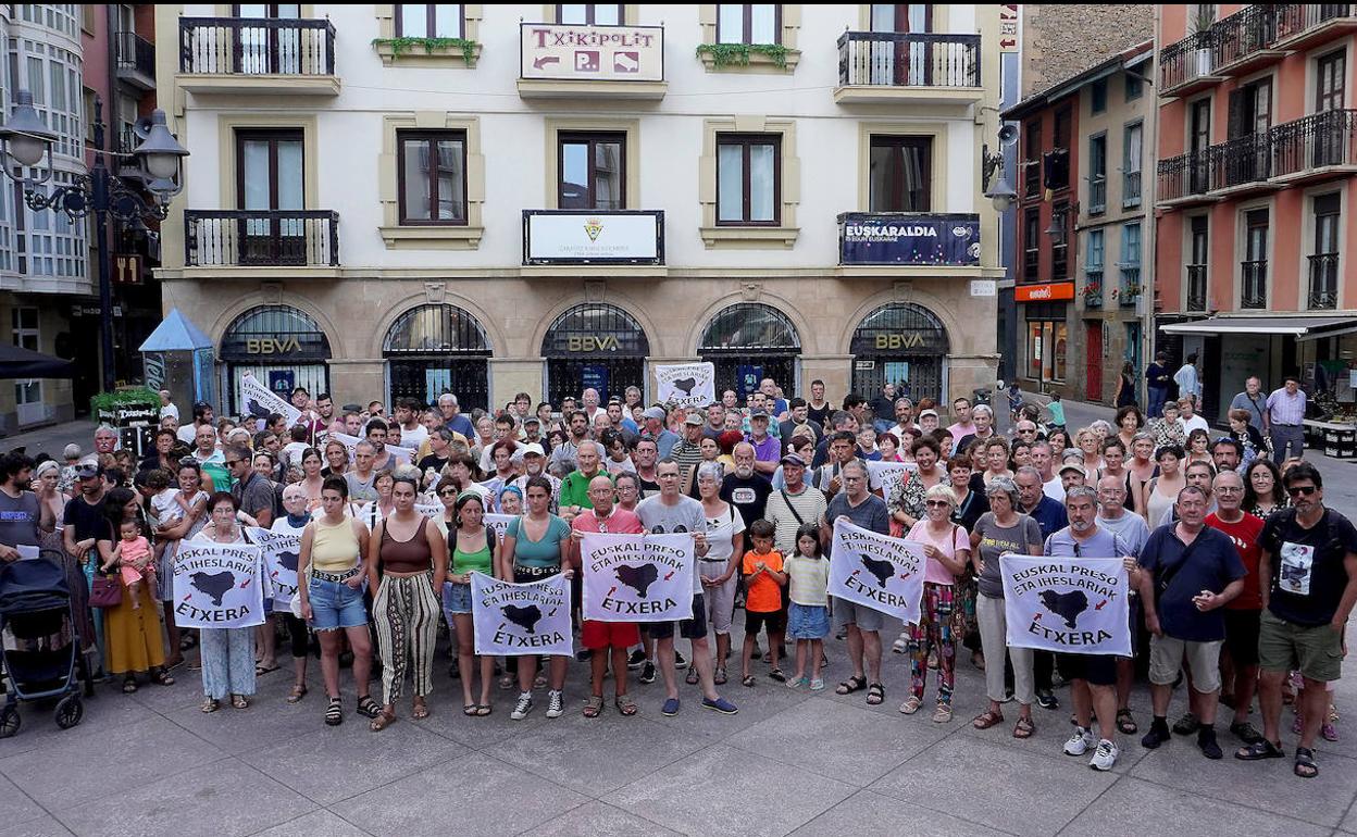 Convocantes del acto del sábado, esta tarde en Musika Plaza de Zarautz.