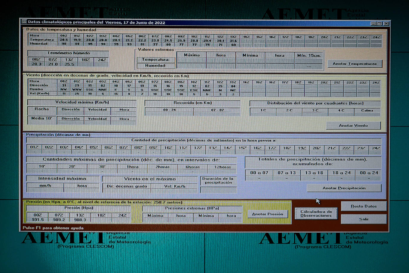 Fotos: A mano cada tres horas: así se mide la temperatura en Igeldo