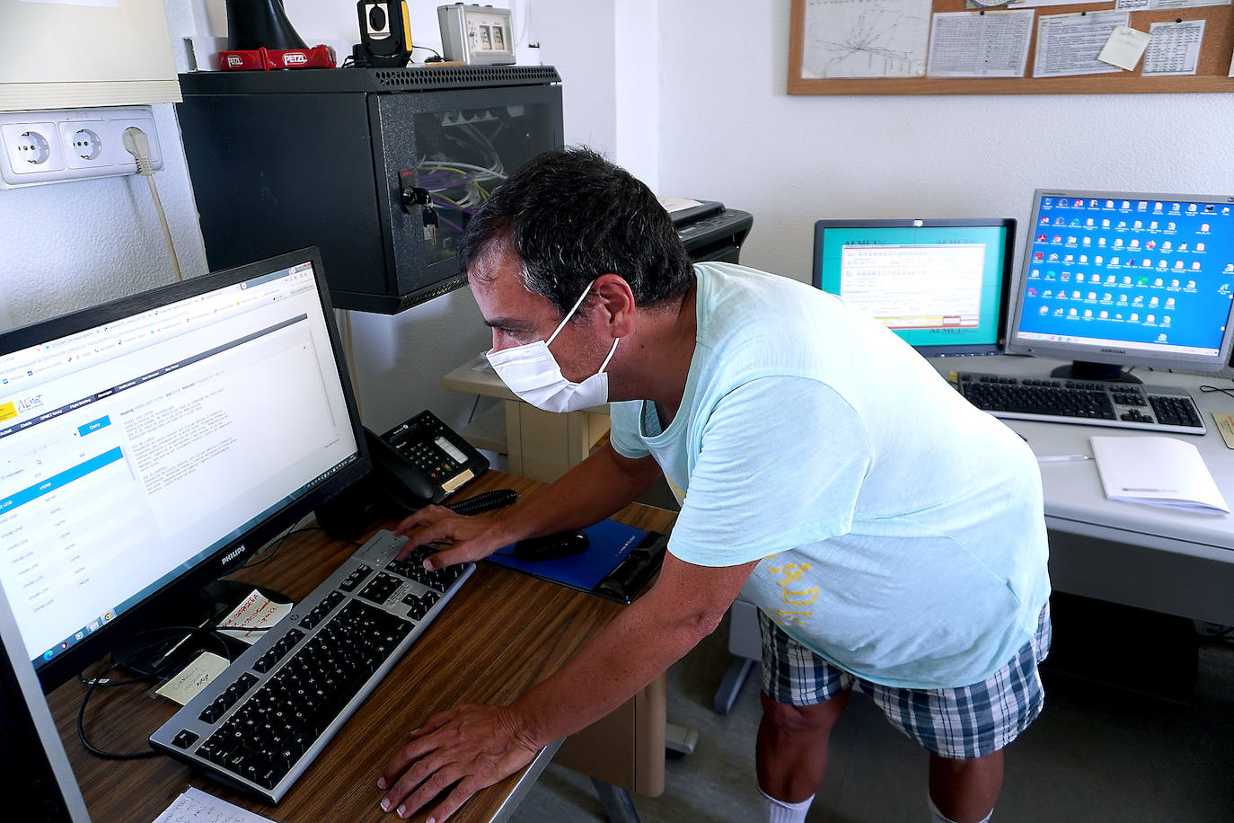 Fotos: A mano cada tres horas: así se mide la temperatura en Igeldo