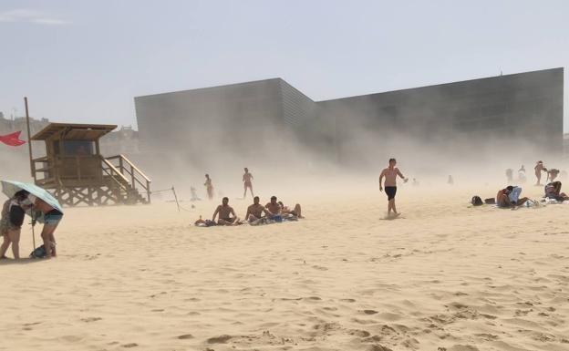 Imagen principal - La temperatura se desploma en Gipuzkoa 20 grados en dos horas