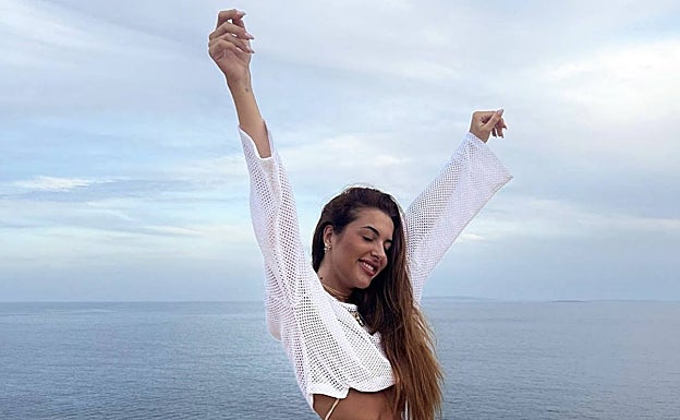 Raquel posando en Ibiza. /